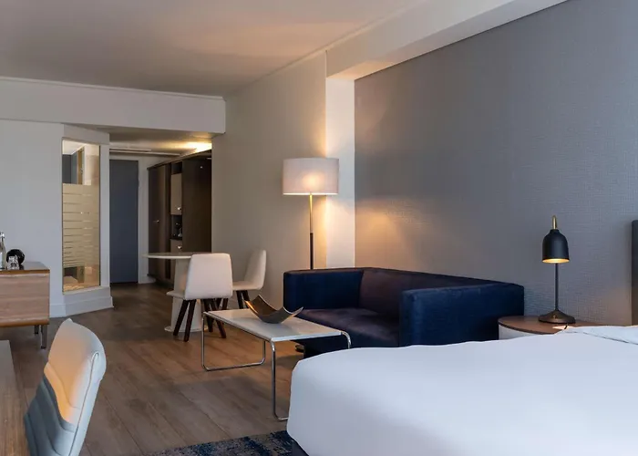Radisson Blu Gautrain Hotel, Sandton Johannesburg