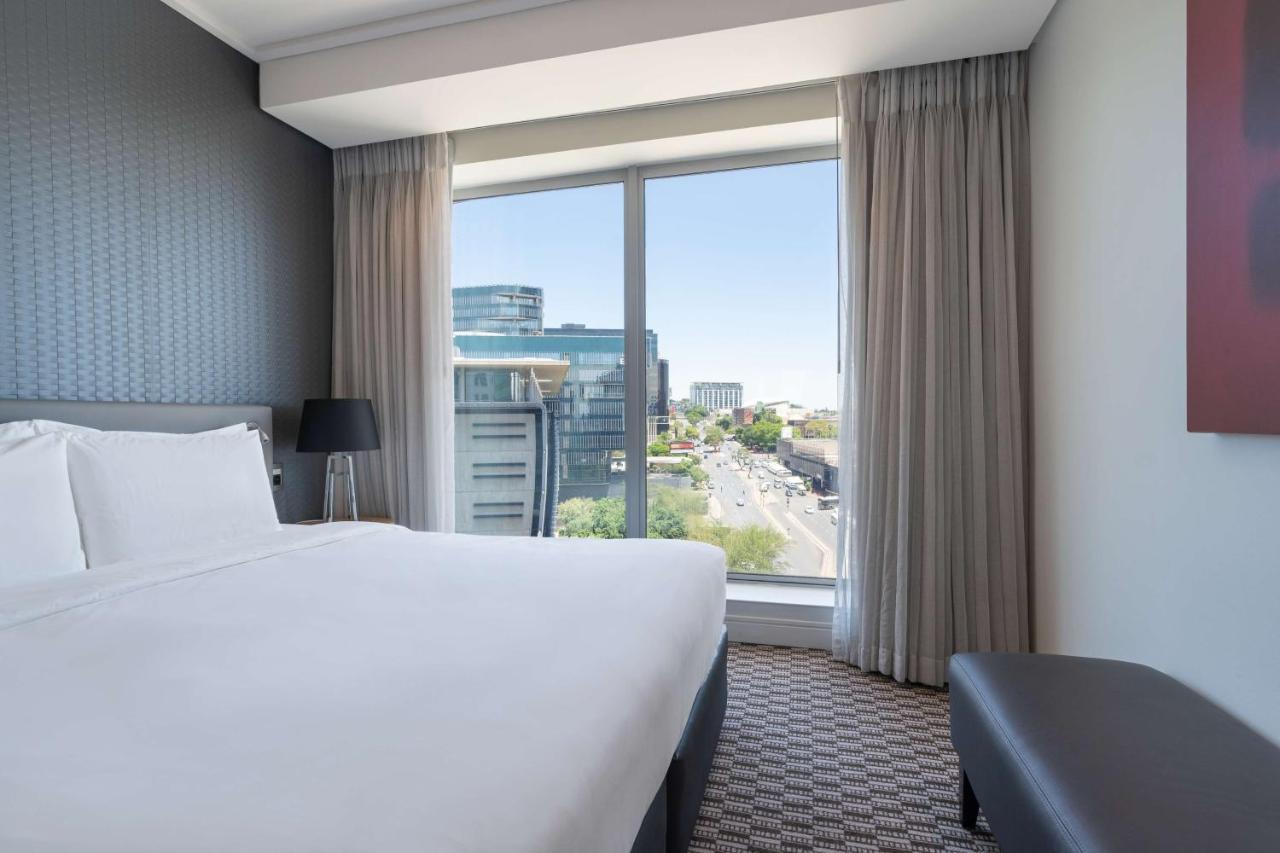 Hotel Radisson Blu Gautrain Hotel, Sandton Johannesburg