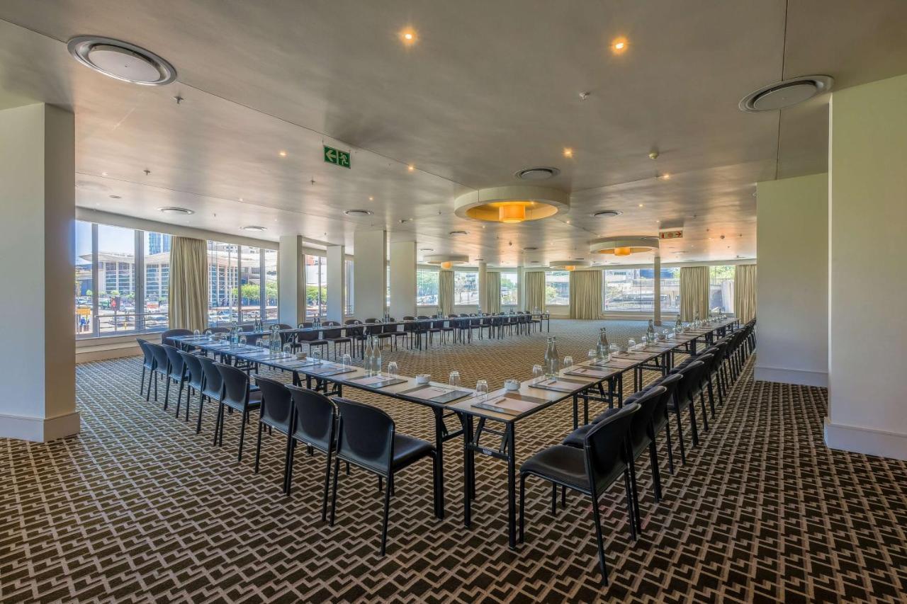 Hotel Radisson Blu Gautrain Hotel, Sandton Johannesburg
